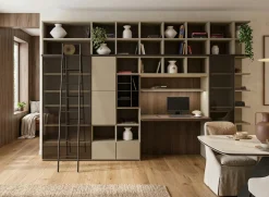 Libreria a giorno con scaletta