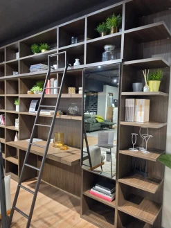 Libreria Lineare A Giorno Con Scaletta
